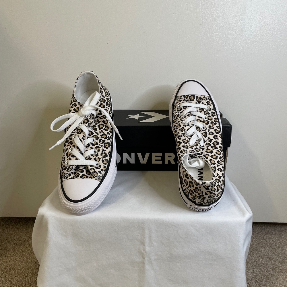 CONVERSE-Cheetah Print in Black, Driftwood-Women US Size 6/ Men US Size 4-NWT